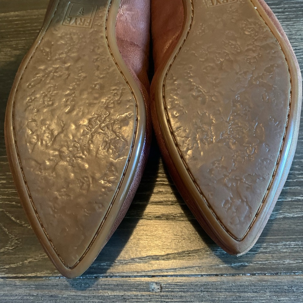 Gorgeous NEW Frye Flats!!! - Picture 9 of 12